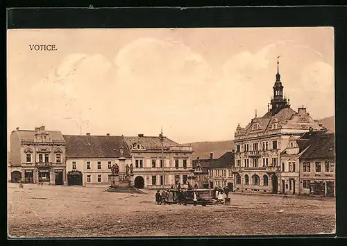 AK Votice, Platz mit Denkmal und Brunnen