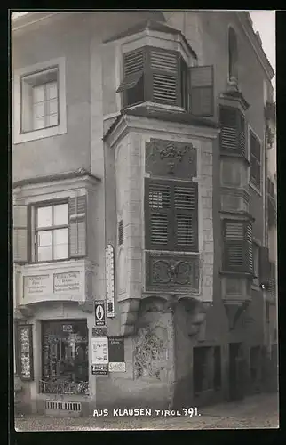Foto-AK Klausen, K.K. Tabak-Geschäft in Eckgebäude