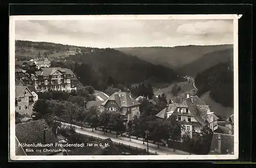 AK Freudenstadt, Blick ins Christophstal mit Strassenpartie