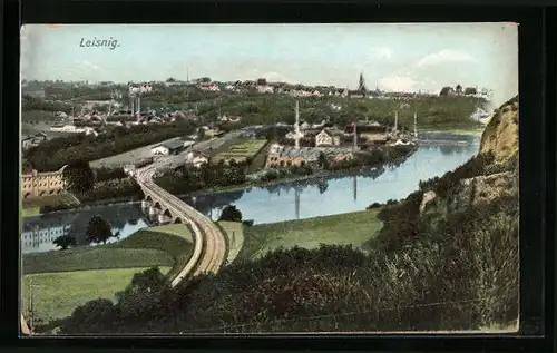 AK Leisnig, Ortsansicht mit Bahnhof und Brücke