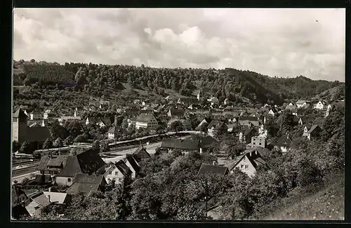 AK Sulz am Neckar, Ortsansicht mit Kirche und Hügeln