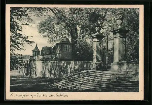 AK Ludwigsburg, Partie am Schloss mit Bäumen