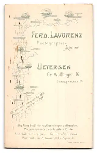 Fotografie Ferd. Lavorenz, Uetersen, Gr. Wulfhagen 16, Eleganter Herr mit Oberlippenbart