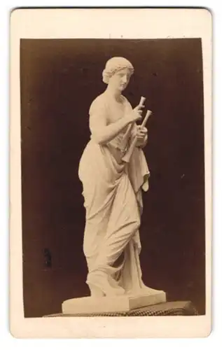 Fotografie unbekannter Fotograf und Ort, Statue Euterpe