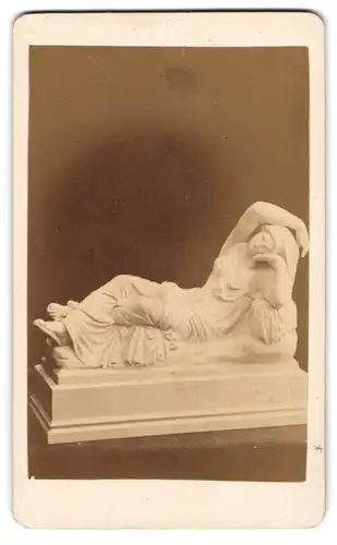 Fotografie unbekannter Fotograf und Ort, Statue Procris, Collection de Sculptures