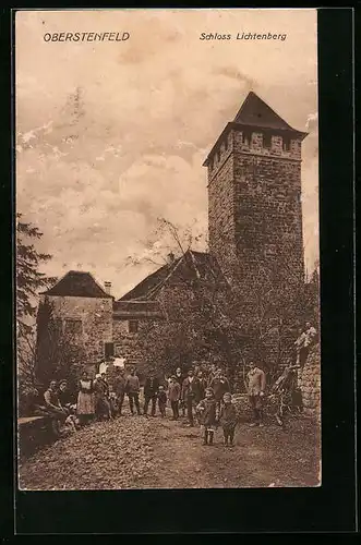 AK Oberstenfeld, Schloss Lichtenberg mit Passanten