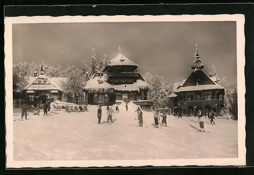 AK Trojanovice / Radhoscht, Skifahrer im Schnee