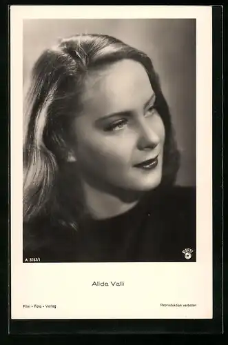AK Schauspielerin Alida Valli mit offenen Haaren