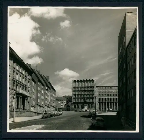 Fotografie unbekannter Fotograf, Ansicht Nürnberg, Egidienplatz mit Kaiser-Wilhelm I. Denkmal