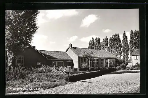 AK Waardenburg, Chr. School