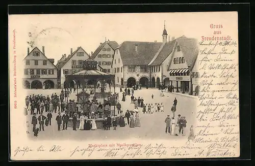 AK Freudenstadt, Marktplatz mit Geschäften und Musikpavillon