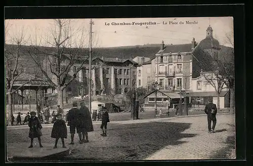 AK Le Chambon-Feugerolles, La Place du Marché