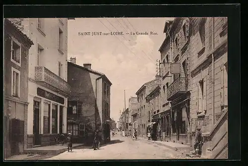 AK Saint-Just-sur-Loire, La Grande Rue