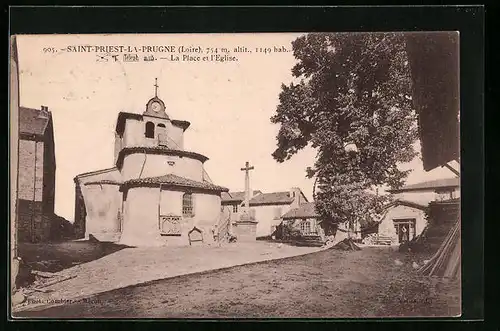 AK Saint-Priest-la-Prugne, La Place et l`Eglise