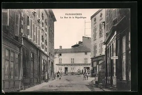 AK Panissières, La Rue de la République