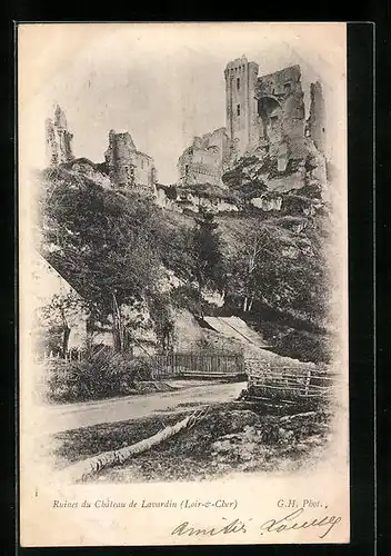 AK Lavardin, Les Ruines du Chateau