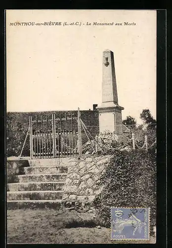 AK Monthou-sur-Bièvre, Le Monument aux Morts