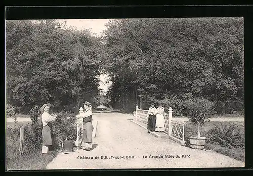 AK Sully-sur-Loire, le Chateau, la Grande Allée du Parc