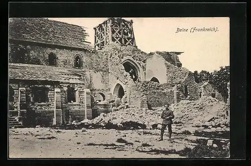 AK Beine, Soldat im zerstörten Dorf