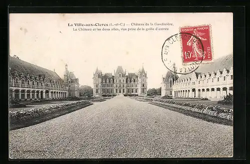 AK La Ville-aux-Clercs, Chateau de la Gaudinière, vue prise de la grille d`entrée