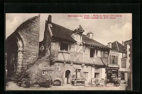 AK Mennetou-sur-Cher, Porte du Nord, Vieille Maison du XIVe siècle