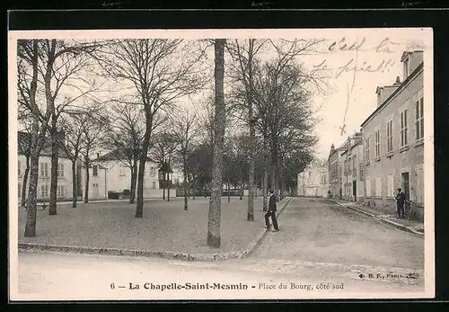 AK La Chapelle Saint-Mesmin, Place du Bourg, cote sud