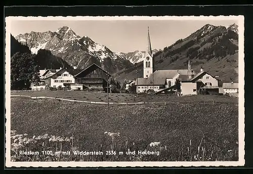 AK Riezlern, Kirche und Friseur mit dem Widderstein und dem Heuberg