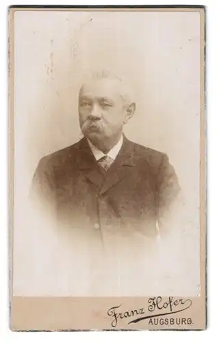Fotografie Franz Hofer, Augsburg, Morellstr. 27, Portrait stattlicher Herr mit grauem Haar & Schnurrbart
