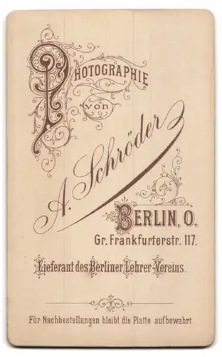 Fotografie A. Schröder, Berlin, Gr. Frankfurterstr. 117, Portrait niedliches Kinderpaar mit Harke