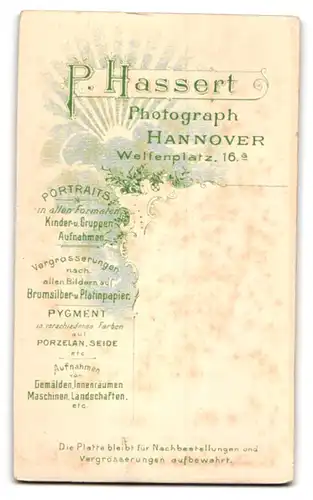 Fotografie P. Hassert, Hannover, Welfenplatz 16a, Portrait junger Mann mit Krawatte im Jackett