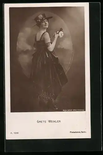 AK Schauspielerin Grete Weixler mit Hut im Kleid