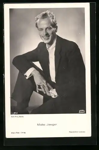 AK Schauspieler Malte Jaeger elegant im Anzug