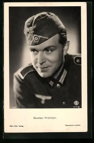 AK Schauspieler Gustav Fröhlich in einer Filmuniform