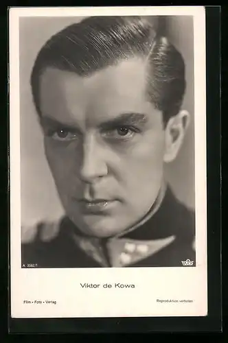 AK Schauspieler Viktor de Kowa in einer Filmuniform