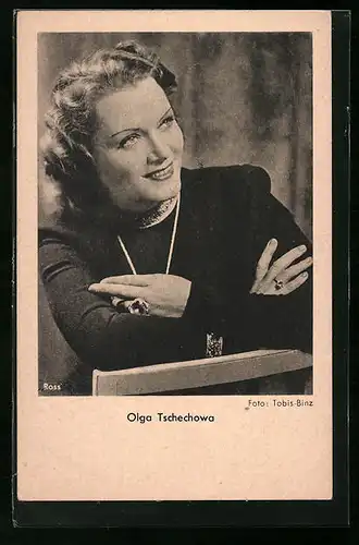 AK Schauspielerin Olga Tschechowa lächelnd mit eleganter Halskette