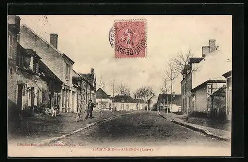 AK St-Maurice-sur-Aveyron, Vue dans une Rue