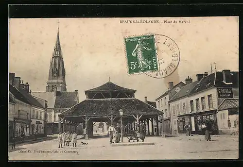 AK Beaune-la-Rolande, Place du Marche
