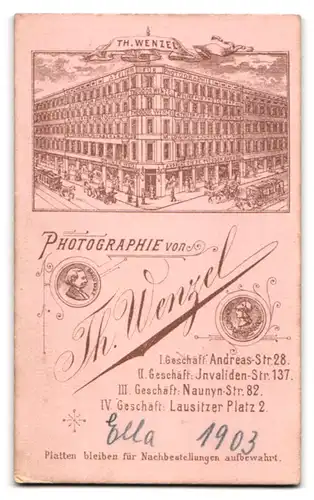 Fotografie Th. Wenzel, Berlin, Andreasstr. 28, Kleines Kind im modischen Kleid mit Blumenkorb