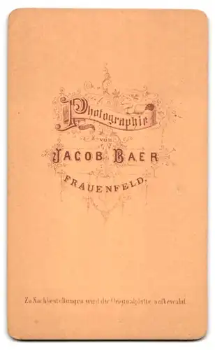 Fotografie Jacob Baer, Frauenfeld, Bürgerliche Dame im modischen Kleid