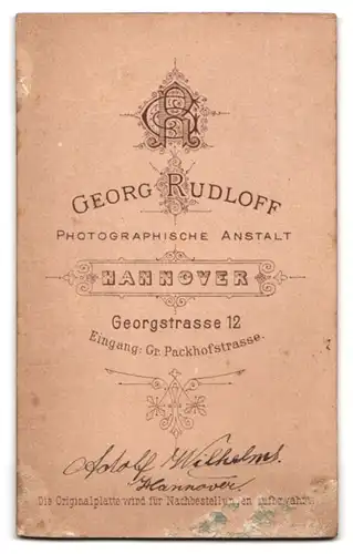Fotografie Georg Rudloff, Hannover, Georgstrasse 12, Junger Mann in Napoleon-Pose