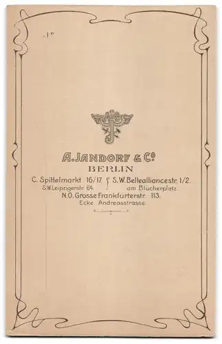 Fotografie A. Jandorf & Co., Berlin C., Spittelmarkt 16 /17, Konfirmandin mit Medallion und Gesangbuch