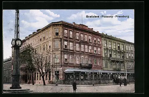 AK Bratsilava, Grosser Platz mit Uhr