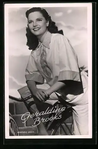 AK Schauspielerin Geraldine Brooks mit lächelndem Gesicht