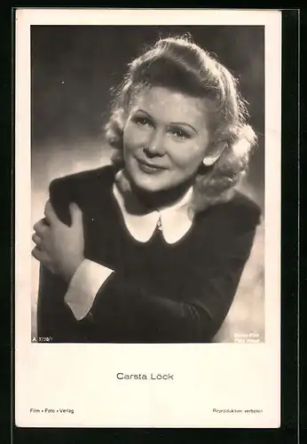 AK Schauspielerin Carsta Löck lächelt