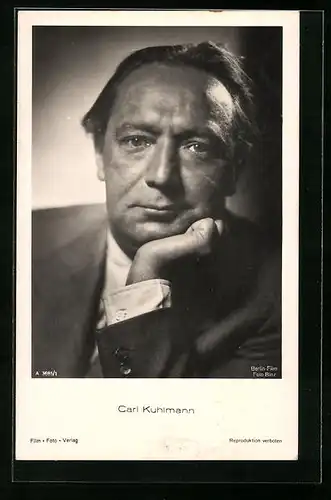 AK Schauspieler Carl Kuhlmann in Denkerpose