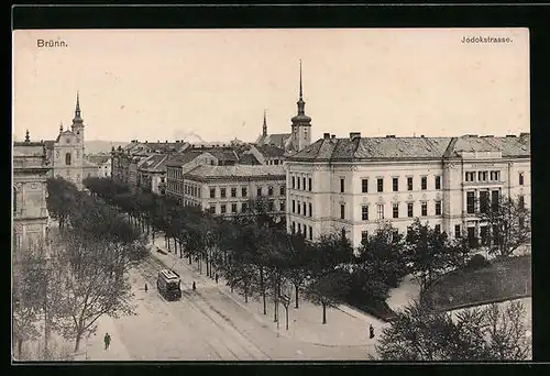 AK Brno / Brünn, Jodokstrasse mit Strassenbahn aus der Vogelschau