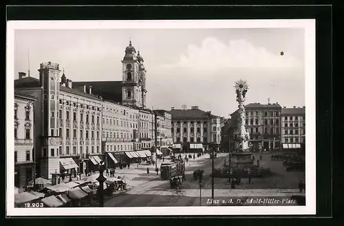 AK Linz a. d .D., Platz, Strassenbahn