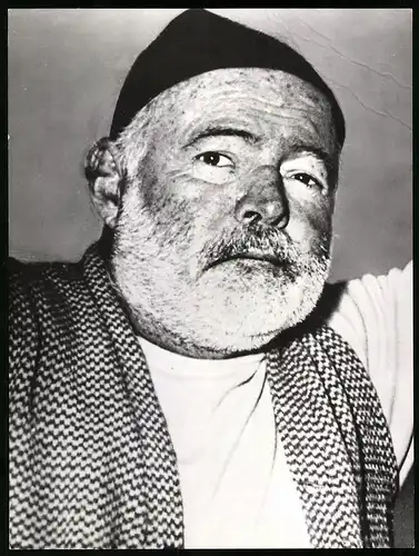 Fotografie Röhnert, Berlin, Portrait Schriftsteller Ernest Hemingway in einer ZDF Fernsehsendung