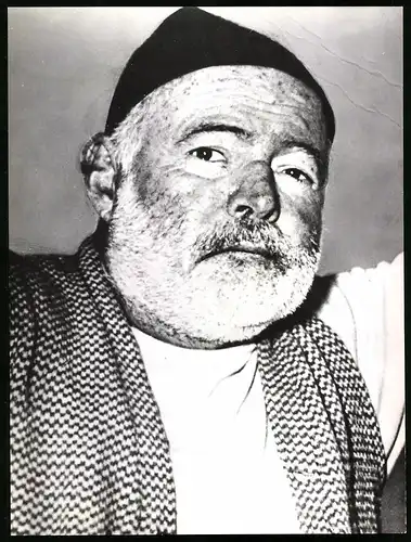 Fotografie Röhnert, Berlin, Portrait Ernest Hemingway, US-Schriftsteller in einer ZDF Fernsehsendung