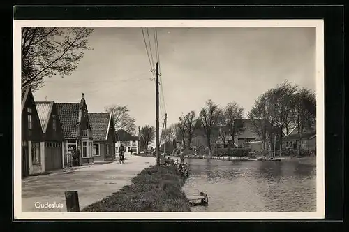 AK Oudesluis, Flusspartie mit Promenade